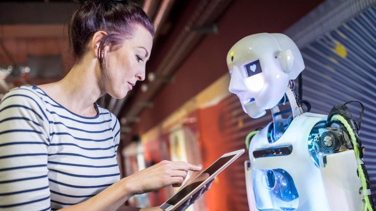 Microsoft crede că, în viitor, fiecare angajat va fi șef peste roboți inteligenți