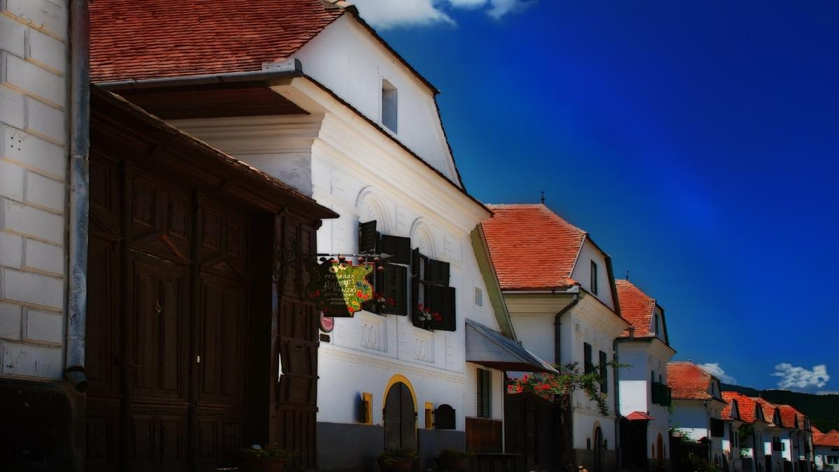 S-a deschis sezonul turistic la Rimetea, locul unde soarele răsare de două ori. Localitatea a fost desemnată „Destinația anului 2025”