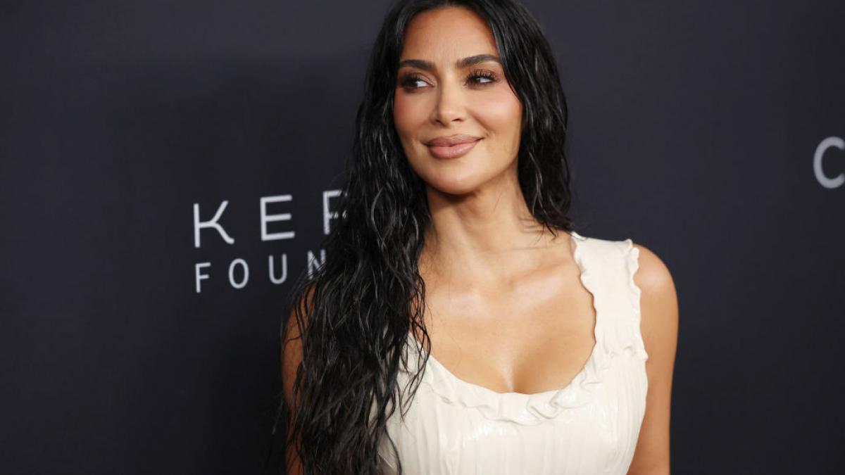 acum noua ani kim kardashian a fost amenintata cu arma si jefuita incepe procesul celui mai mare jaf din franta ultimilor 20 de ani