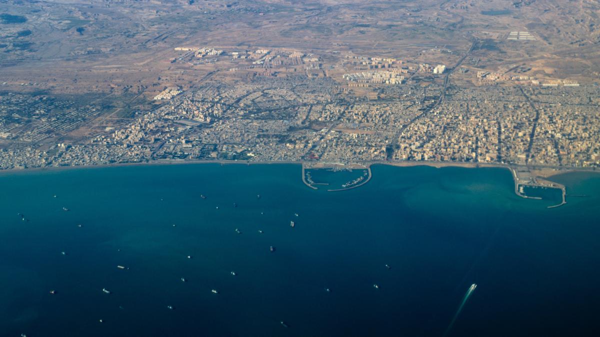 mae atentionare de calatorie autoritatile din iran au emis o alerta de emisie de substante toxice in zona portului bandar abbas