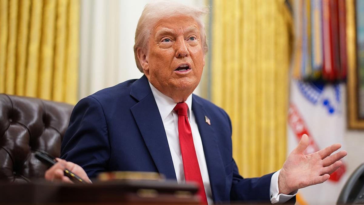 Lovitură pentru Donald Trump: un judecător numit de el declară „ilegală” utilizarea „Legii Inamicilor Străini” pentru deportări rapide
