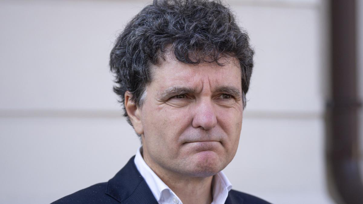 bec a respins plangerea lui nicusor dan impotriva lui lasconi multumim bec pentru consecventa pozele false vor circula in continuare