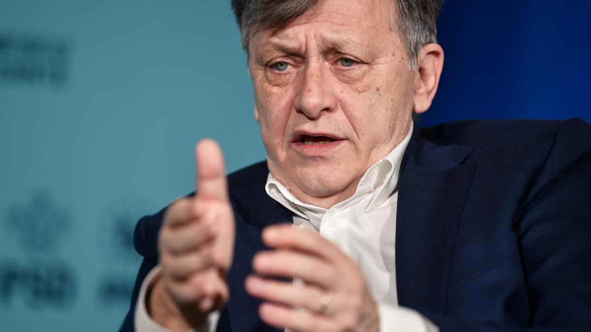 crin antonescu este fara relevanta pentru romania daca nicusor dan s a intalnit cu florian coldea votul de duminica e relevant