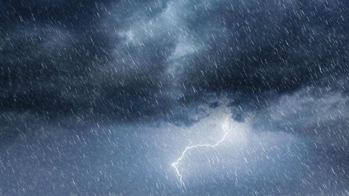 Alertă meteo imediată: Cod portocaliu de ploi torențiale. Lista localităților vizate