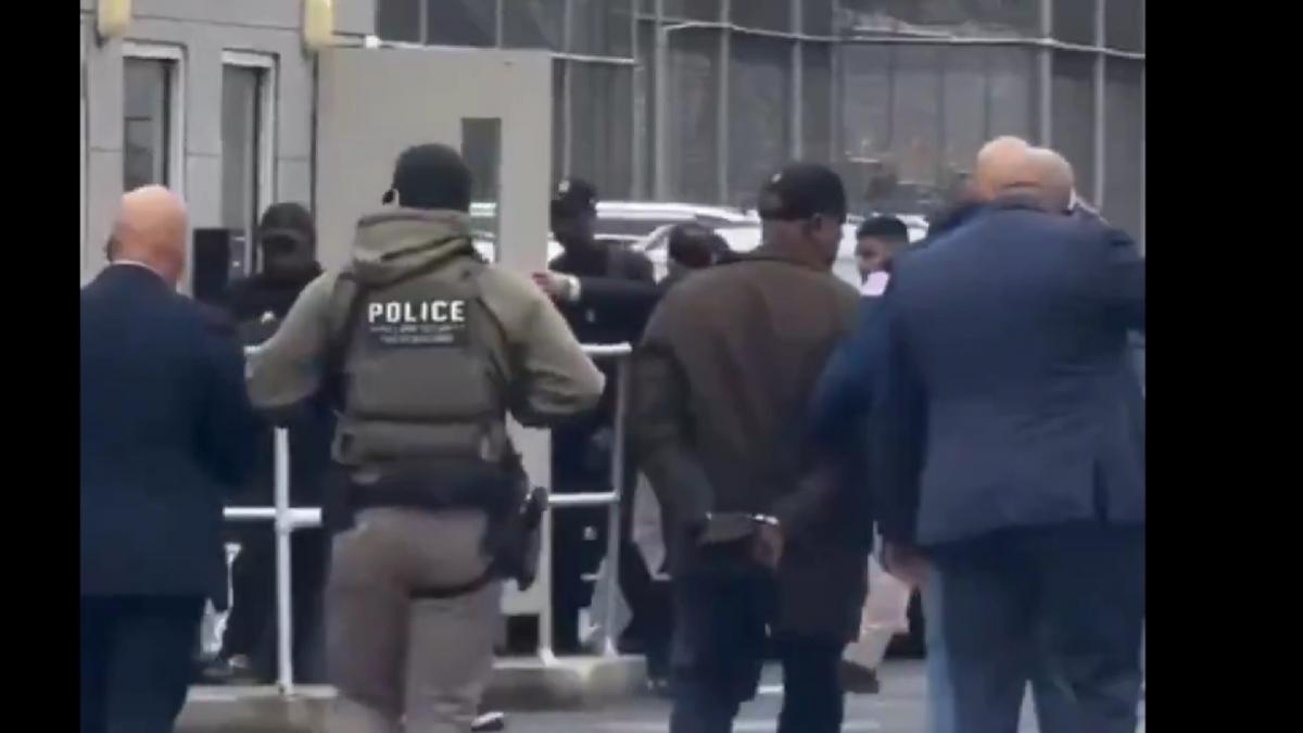 Un primar din SUA a fost arestat în timpul unui protest la un centru federal de detenție pentru imigranți