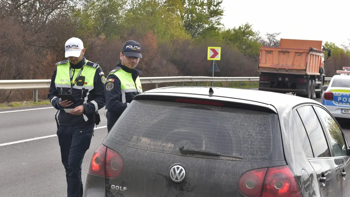 o soferita beata a blocat circulatia feroviara la eforie nord dupa ce a ajuns cu bmw ul pe sine