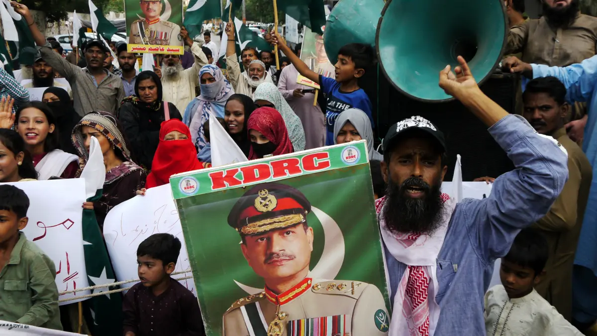 cine este asim munir seful armatei pakistanului in razboi cu india rolul sau crucial in confruntarea dintre cele doua puteri nucleare