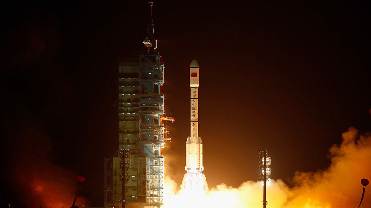 China a lansat 12 sateliți pentru a începe construirea primului supercomputer de pe orbită. Va avea o capacitate de procesare uriașă