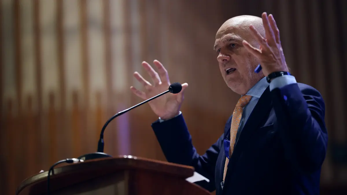 presedintele bns spune ca nu intelege de ce georgescu l a numit protejatul meu pe simion ce se ascunde in spatele acestui termen