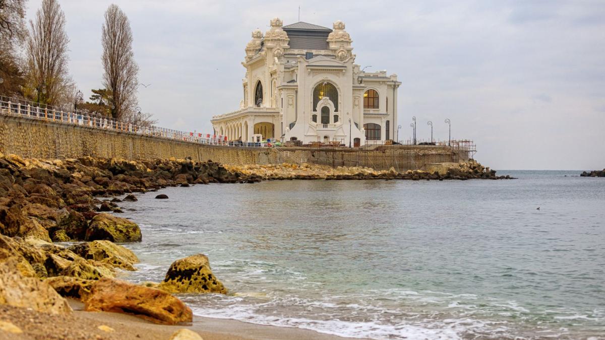 mamaia 2025 statiunea romaneasca care revine spectaculos pe harta vacantelor de vara