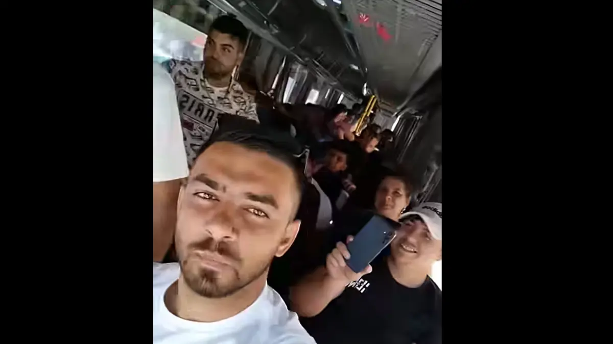 video autocarele cu votantii lui george simion din diaspora au fost filmate chiar de un sustinator aur suntem 2 3 autocare