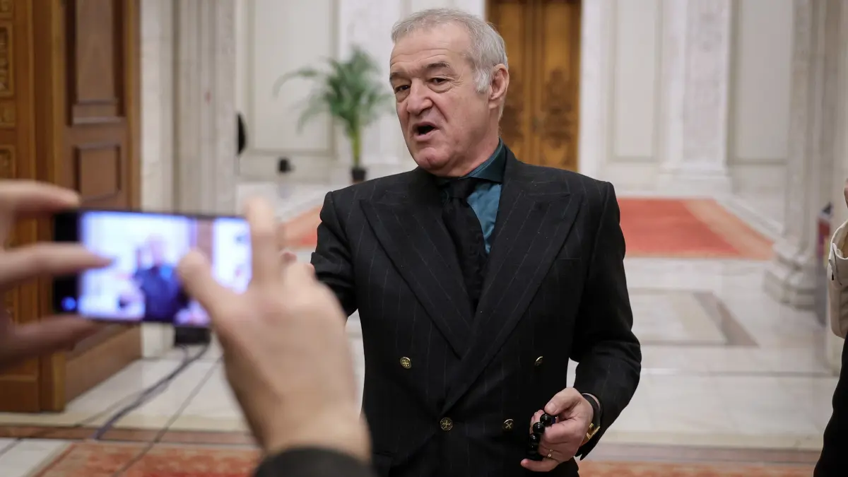 becali dupa ce simion a pierdut am venit sa consolam baiatul