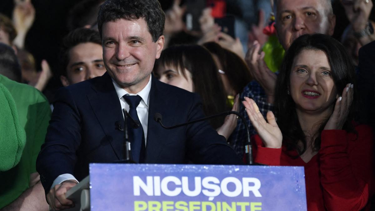 nicusor dan anunta ca o sa si ia in echipa de la cotroceni oameni din afara politicii vor ajuta la o strategie economica