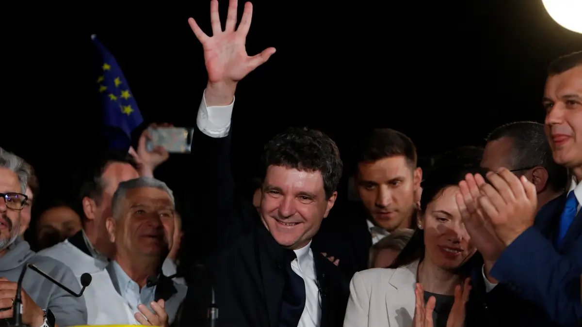 nicusor dan vrea sa ramana in locuinta de acum o sa am o intalnire cu spp ul chiar in seara asta probabil ca nu e imposibil