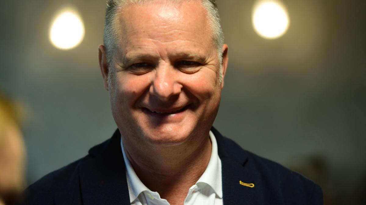 primul anunt de candidatura la primaria bucuresti dupa victoria lui nicusor dan un activist de mediu vrea sa fie primarul capitalei