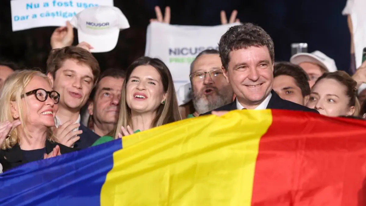 victoria lui nicusor dan in imagini sute de sustinatori emotii si aplauze