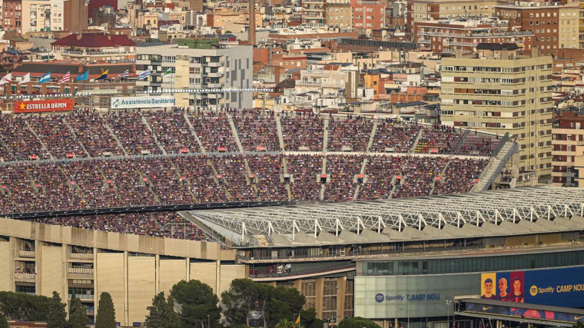 cand se va intoarce barcelona pe camp nou