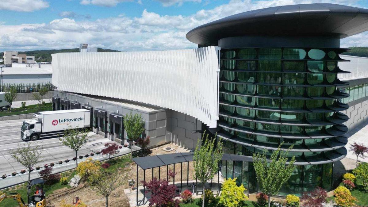 comuna din romania unde tocmai s a deschis o fabrica de productie carne de pasare au fost create 600 de noi locuri de munca