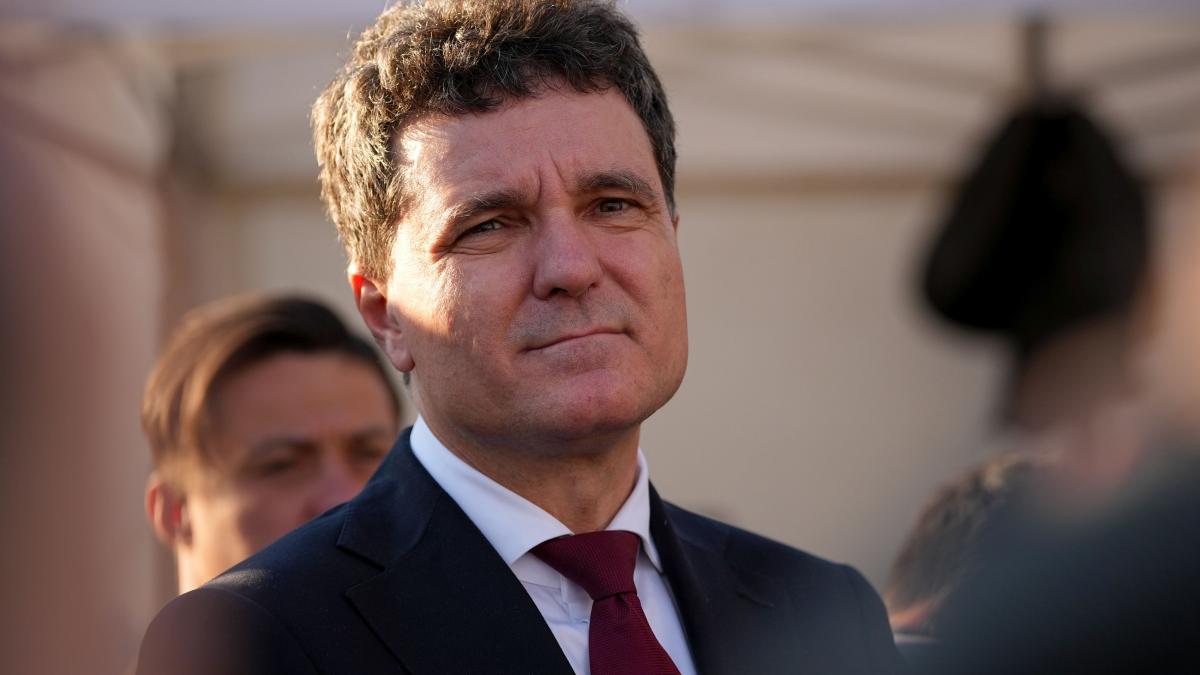 nicusor dan prioritatea principala in aceasta perioada este corectarea deficitului bugetar