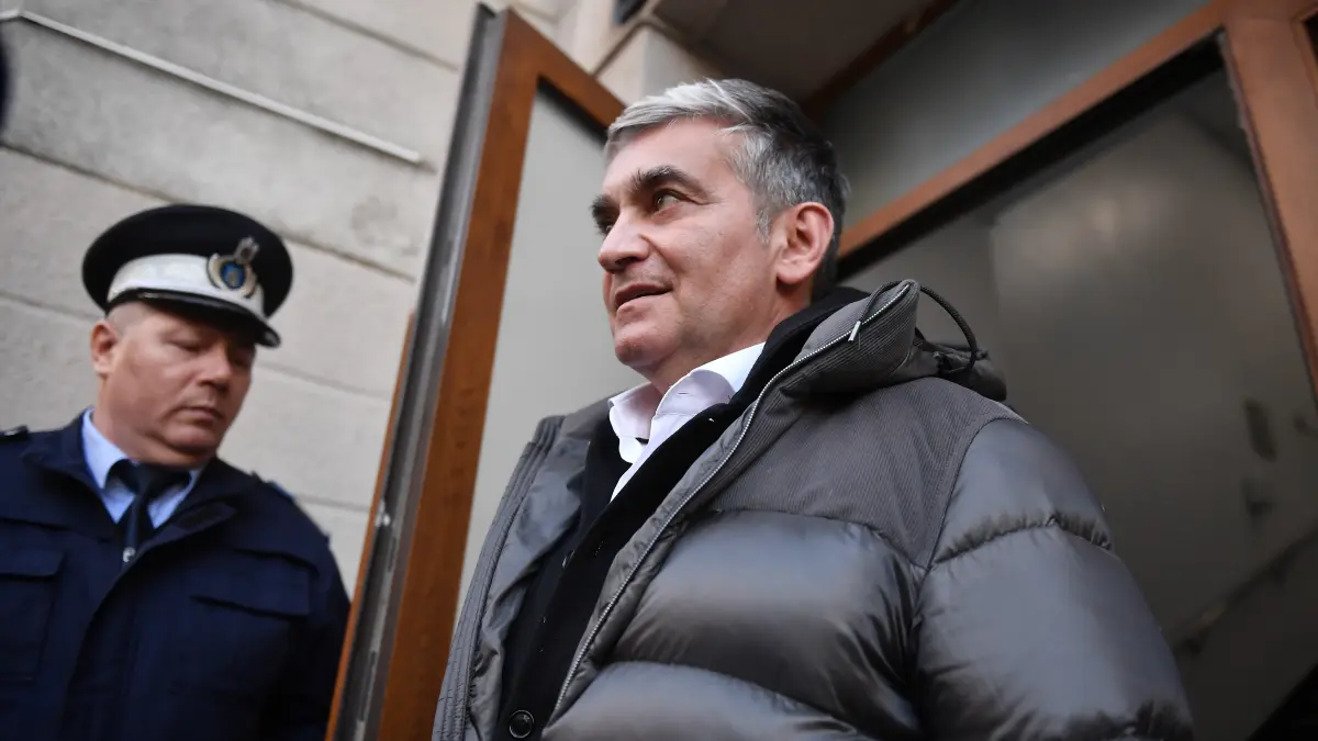vlad oprea primarul din sinaia a fost arestat preventiv pentru ca nu a respectat termenii controlului judiciar