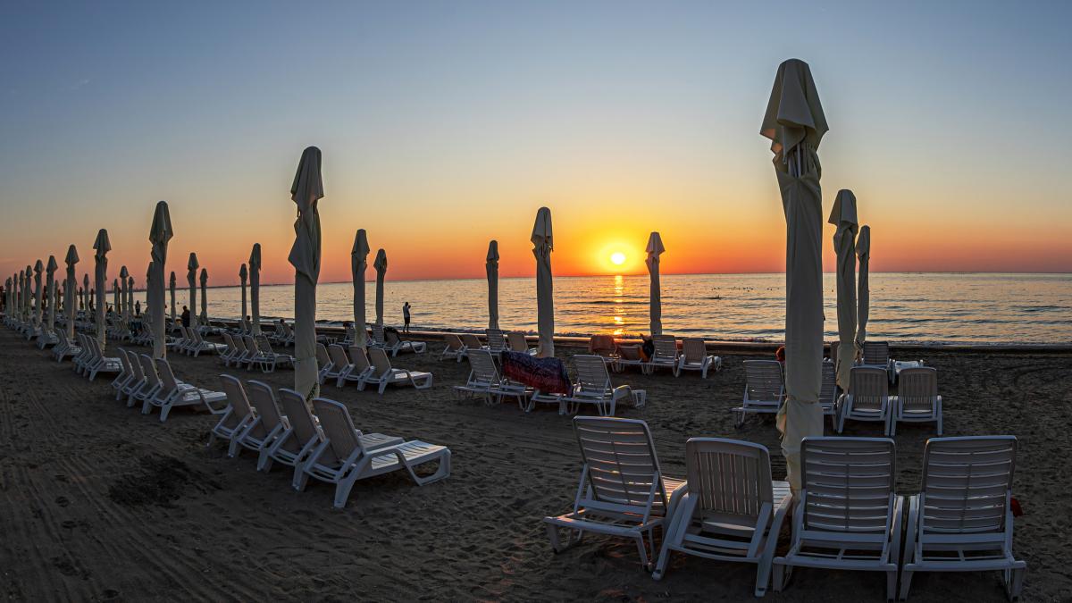 pregatiri pe litoral pentru minivacanta de rusalii cat costa un sejur in statiunile de la marea neagra
