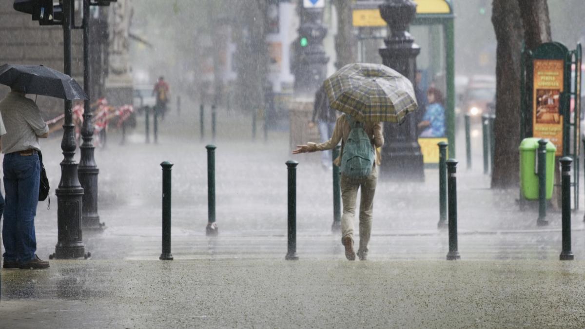 prognoza speciala pentru bucuresti vremea se va raci anm anunta ploi torentiale vijelii si descarcari electrice