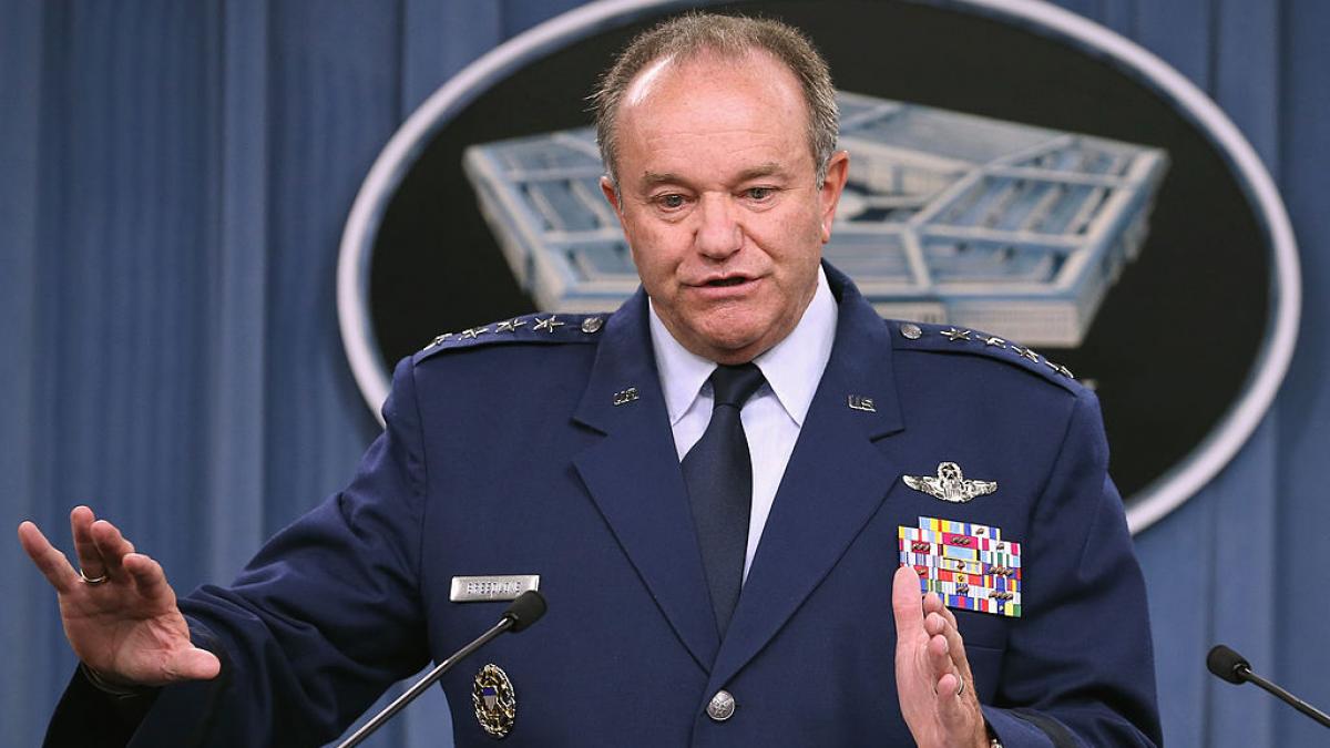 fostul comandant al trupelor nato in europa putin este cinetic in ucraina si hibrid in georgia si moldova romania e o ancora