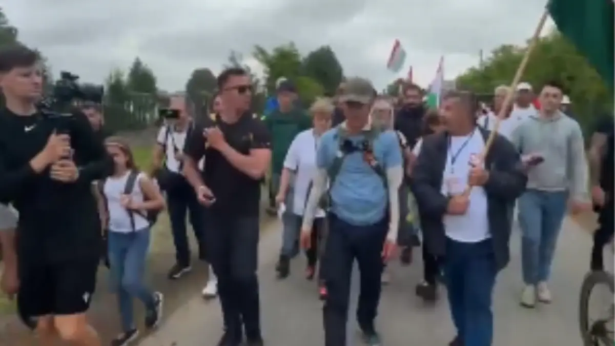 liderul opozitiei din ungaria a trecut granita in romania peter magyar a plecat pe 14 mai in mars spre transilvania