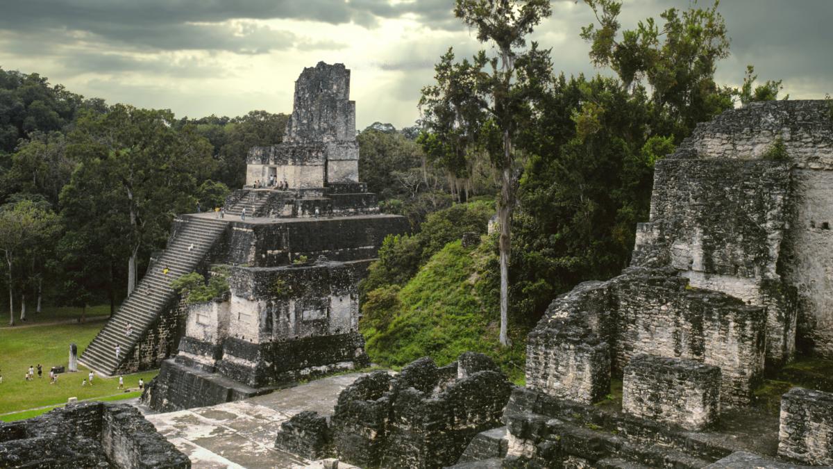 pestera de sange a mayasilor dezvaluie ritualuri infioratoare centrate pe sacrificii umane si echilibrul cosmic datele unei analize