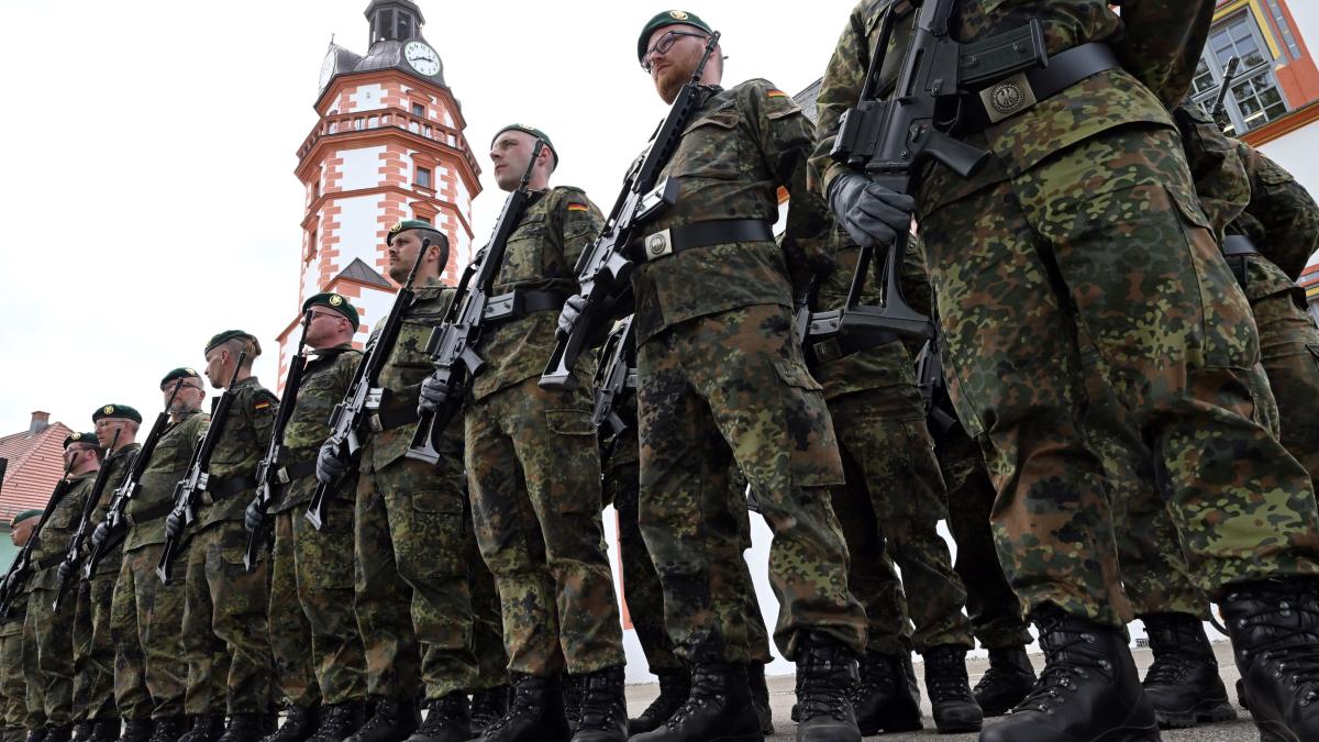 tara europeana care pregateste armata obligatorie din cauza amenintarii rusiei avem nevoie de inca 100 de mii de soldati