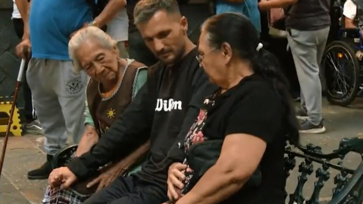 un roman a ajuns un vraci celebru in mexic sute de oameni stau la coada ca sa fie vindecati am simtit o caldura durerea a disparut