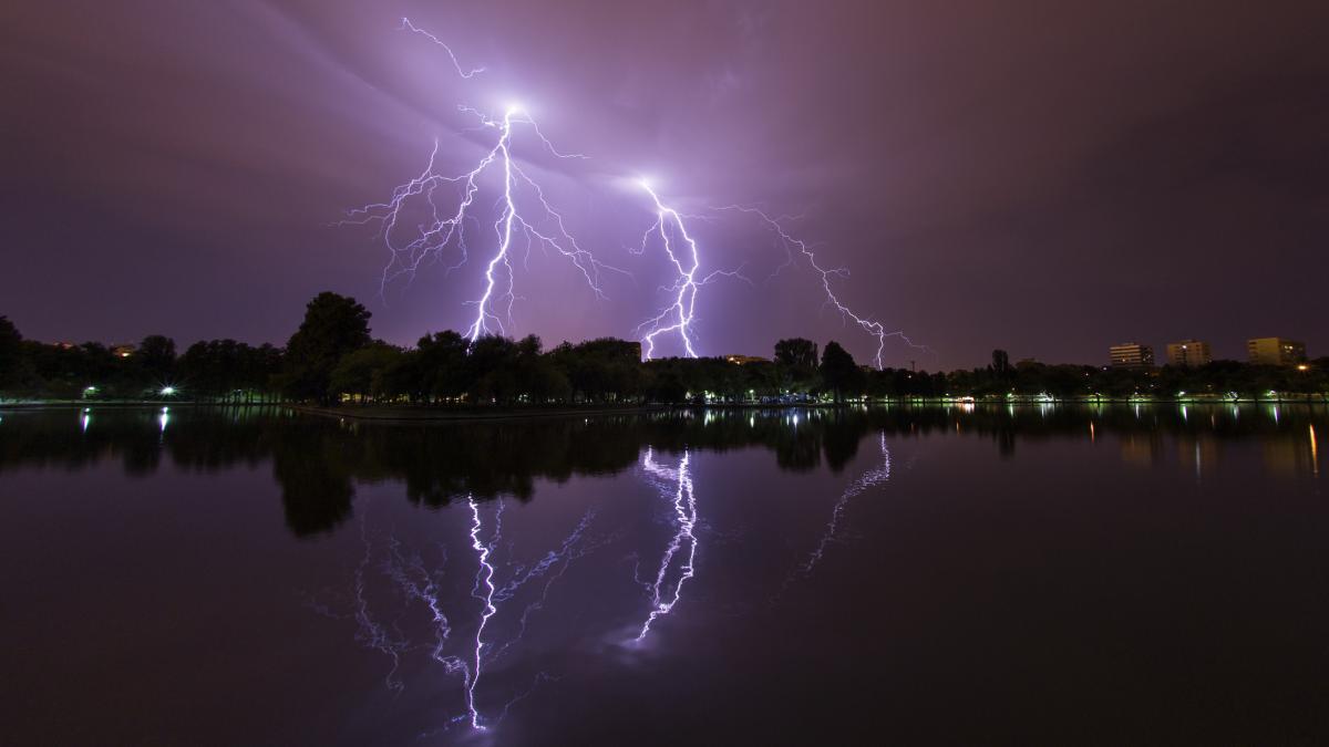 frig si ploi torentiale in bucuresti in urmatoarele zile anm a emis cod portocaliu de vreme rea