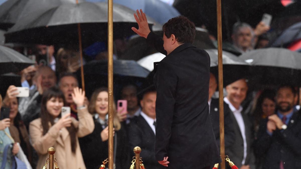 fostii profesori de la sorbona ai lui nicusor dan au urmarit live ceremonia de investire a noului presedinte ne dorim sa vina aici