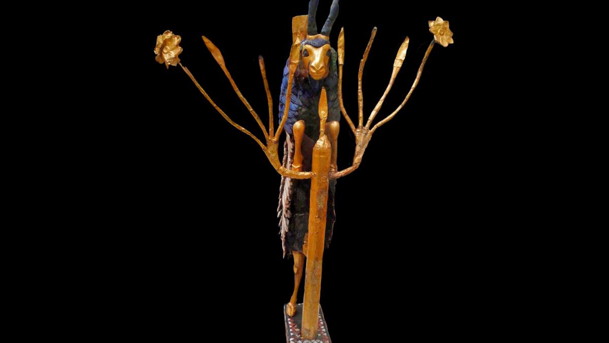 o statuie din aur din cimitirul regal din ur ii uimeste pe arheologi ce rol ar fi putut juca in ritualurile antice