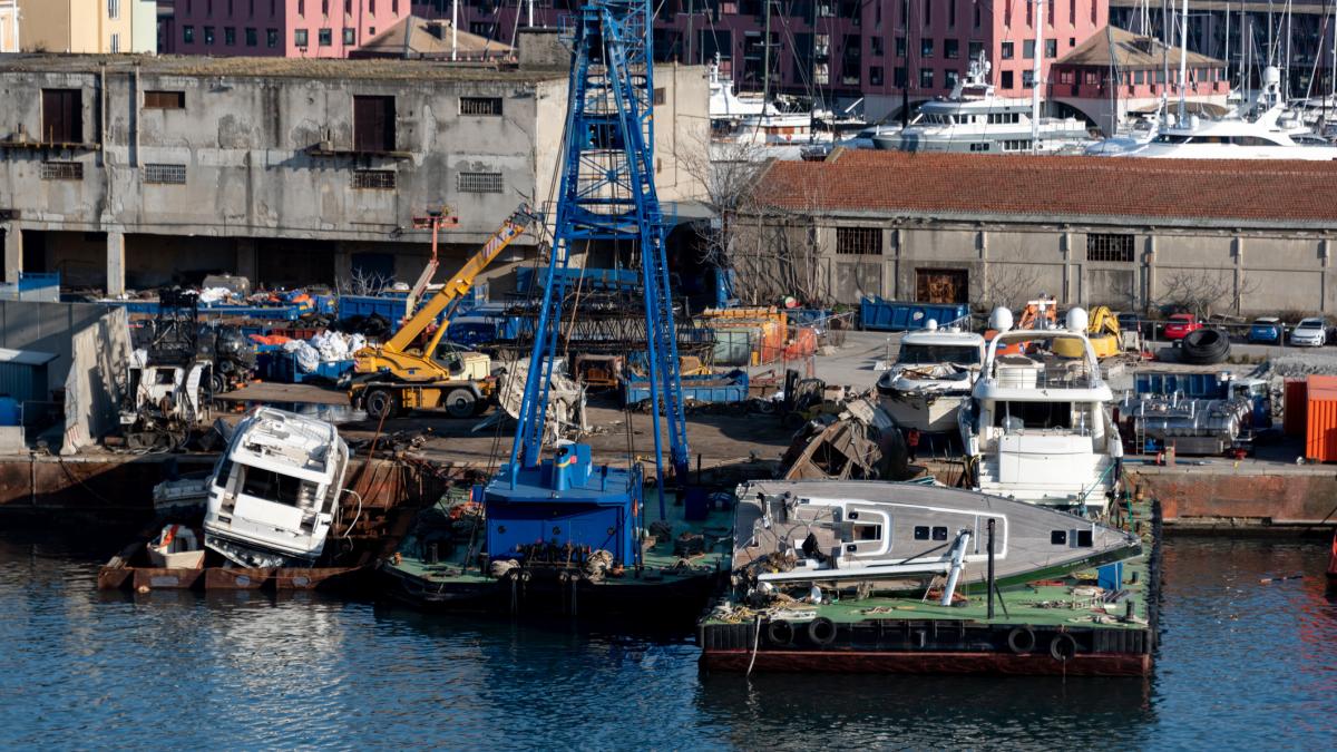 video la genova au fost descoperite 140 de kg de droguri ascunse in 60 000 de caramizi detaliul care le a trezit suspiciuni vamesilor