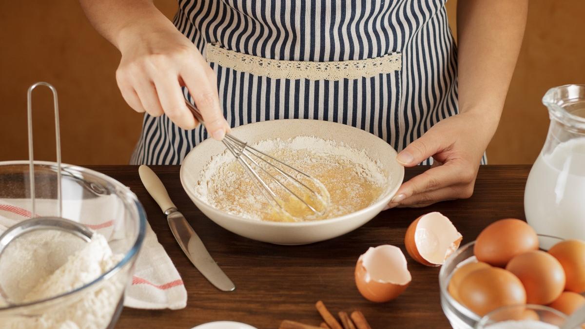 de la munca de birou la bucatarie o tanara castiga 10 000 de dolari pe ora invatand oamenii cum sa faca un singur fel de mancare