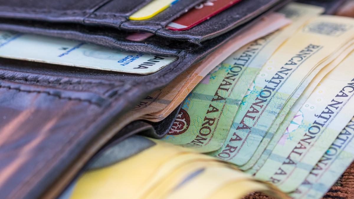 ministrul finantelor spune ca nici pensiile nici salariile nici investitiile nu sunt in pericol ieri vorbea de provocari majore