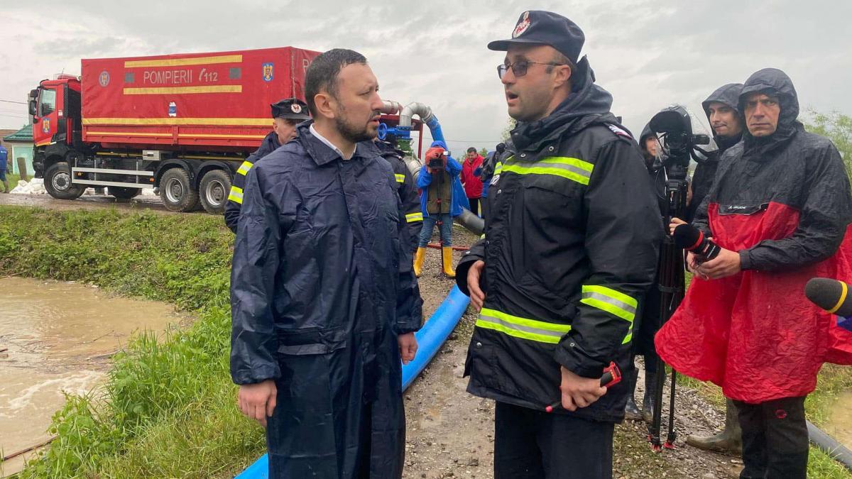 ministrul mediului mircea fechet situatia se amelioreaza dar ramanem in alerta zeci de gospodarii afectate in covasna