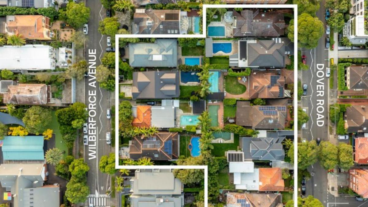 16 vecinii de pe o strada devin peste noapte cu 200 de milioane de dolari mai bogati