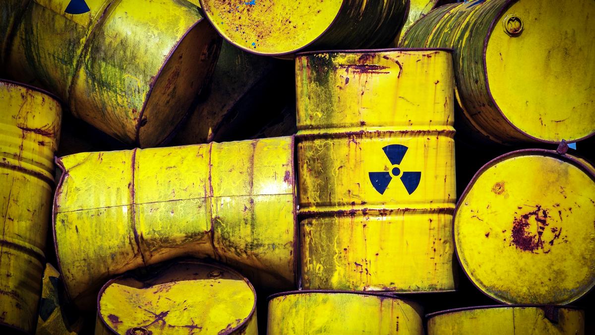 200 000 de butoaie cu deseuri nucleare zac pe fundul atlanticului dupa 35 de ani o echipa coboara sa vada ce s a intamplat cu ele