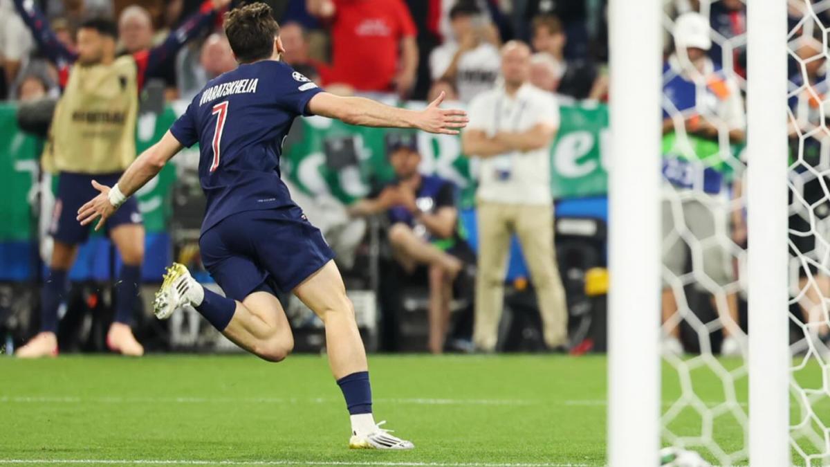 paris saint germain a castigat champion s league cu un 5 0 incredibil in fata celor de inter milano sarbatoare pe champs elysees