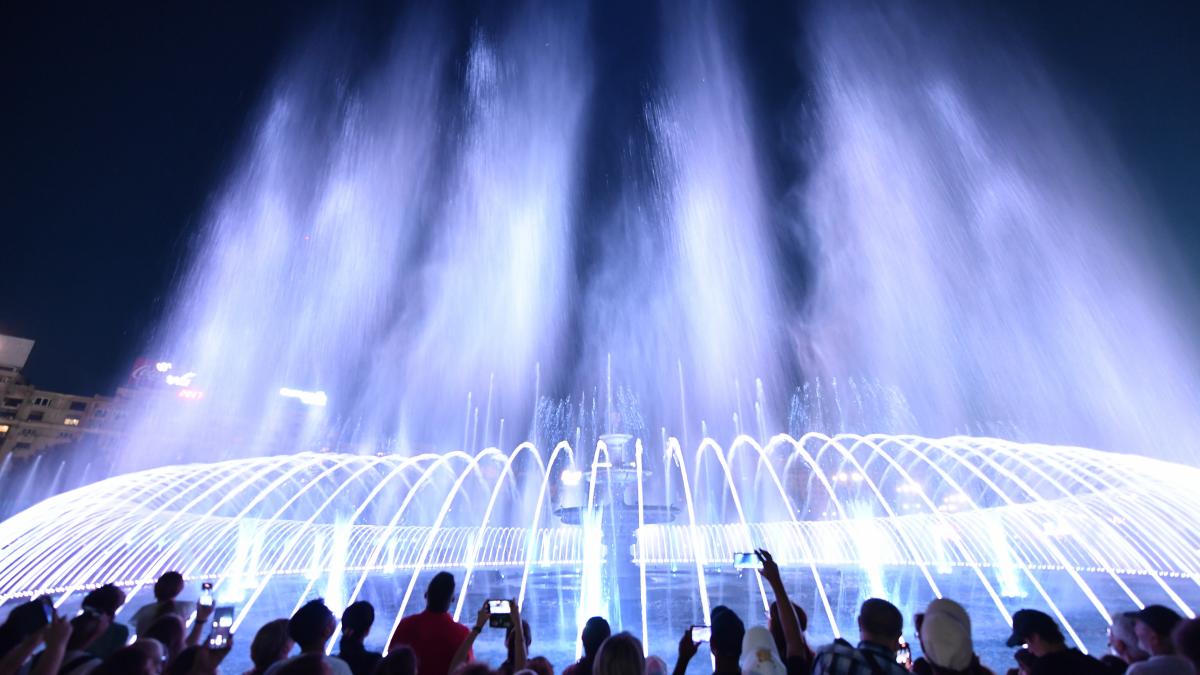 program simfonia apei 2025 fantanile din piata unirii fac spectacol in fiecare weekend