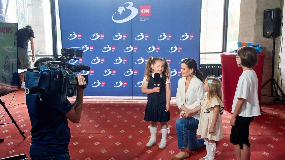 copiii din craiova sunt sarbatoriti de ziua lor in tabara de genii romania inteligenta organizata la teatrul national marin sorescu