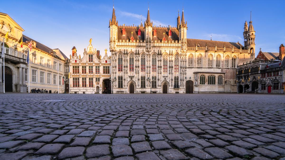 un oras european le cere turistilor sa inceteze sa fure pavelele de piatra de pe strazile sale istorice