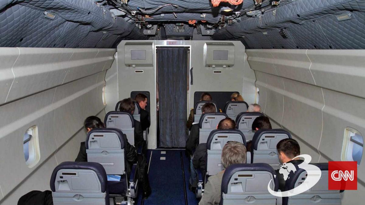 imagini din avionul spartan amenajat special pentru nicusor dan si delegatia romaniei la vilnius