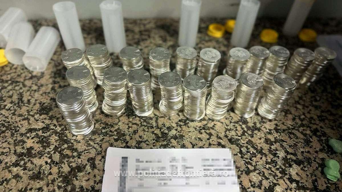 pe aeroportul otopeni politistii au descoperit 500 de monede in bagajele a doi straini ce voiau sa faca cu ele si cat valoreaza