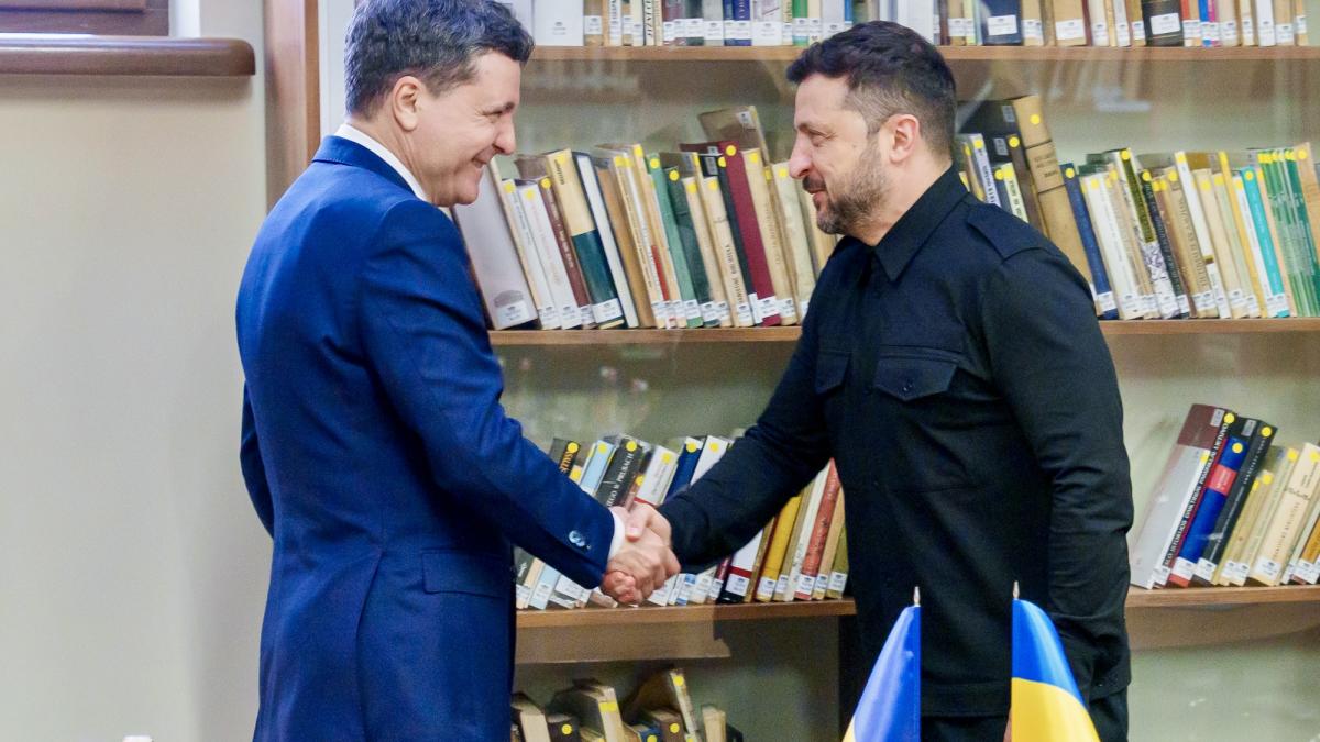 zelenski ii multumeste lui nicusor dan pentru asigurarea ca ucraina poate conta pe sprijinul continuu al romaniei