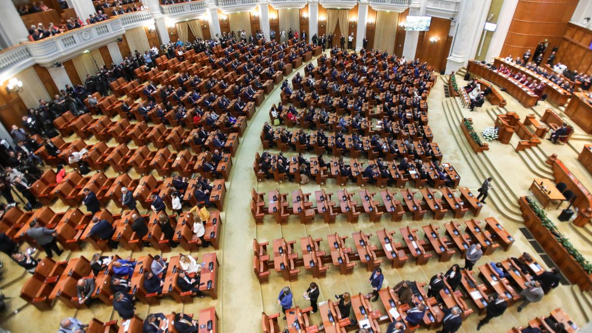 10 parlamentari de la sos si pot au trecut la psd social democratii au acum mai multi sentori si deputati decat pnl si usr la un loc