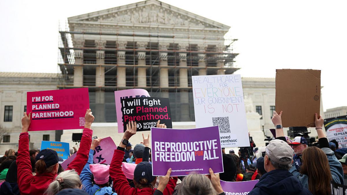 administratia trump anuleaza o directiva a lui biden care permitea avorturile in caz de urgenta