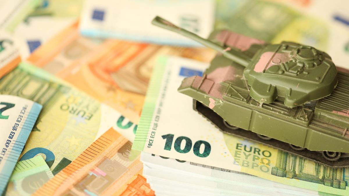 comisia europeana muta banii din fondurile covid pentru finantarea planului de inarmare